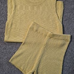 Two Piece Set Yellow Slit Sides Size Medium 
