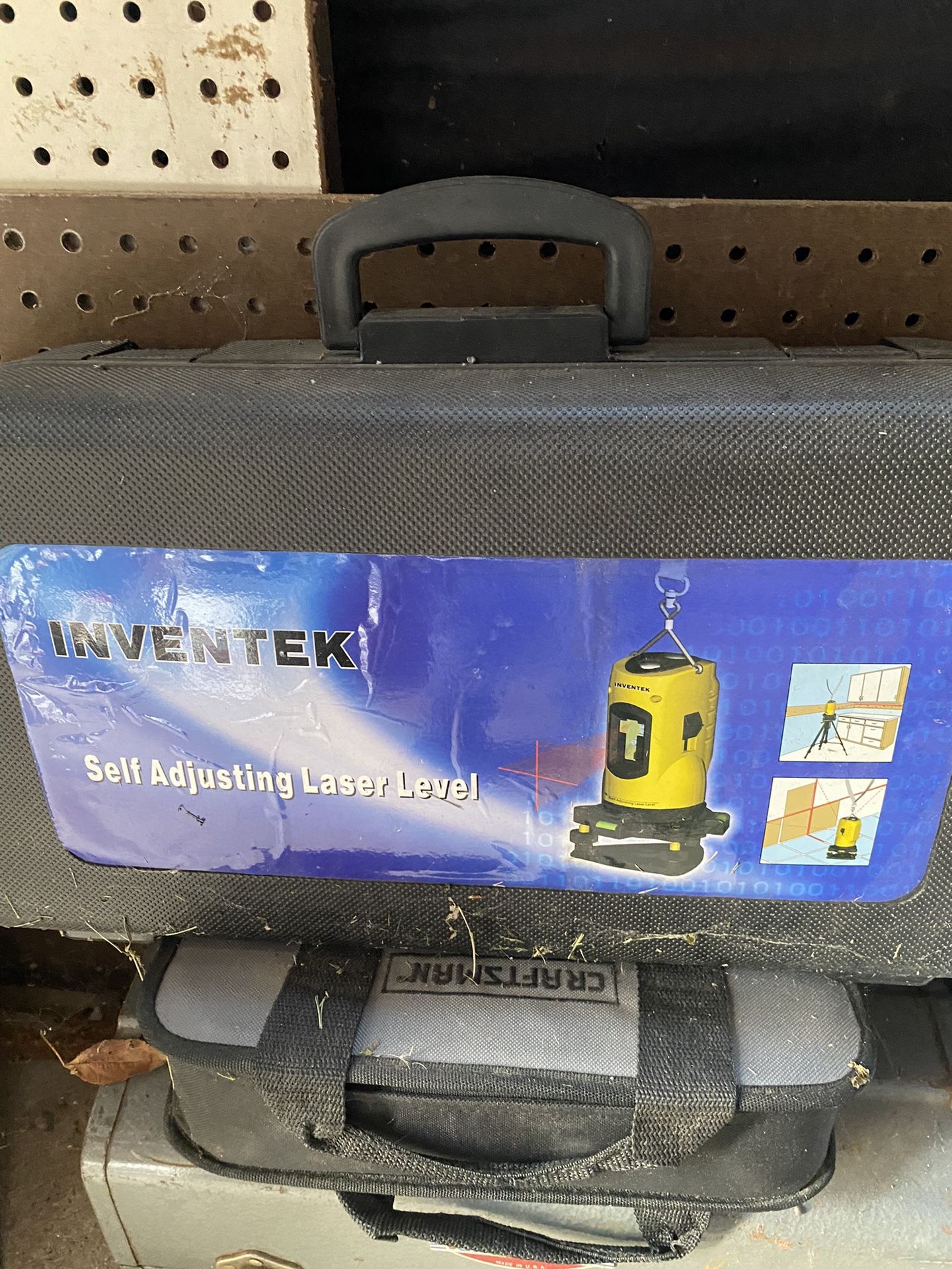 Inventek Self Adjusting Laser Level with Tripod model V21384