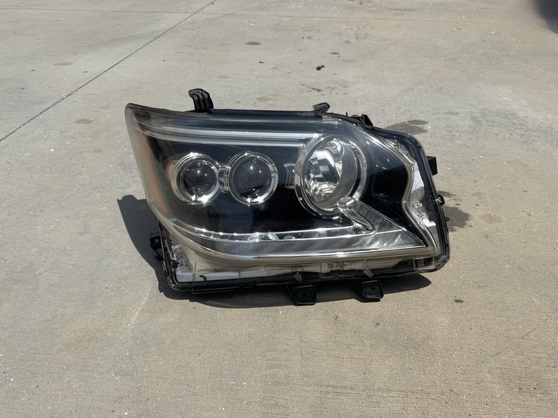 2014 - 2019 LEXUS GX460 RH PASSENGER SIDE HEADLIGHT OEM
