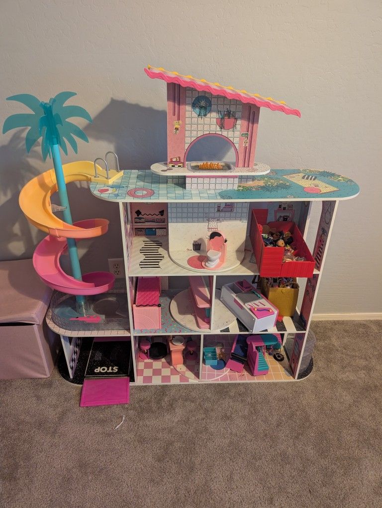 LOL OMG Doll house
