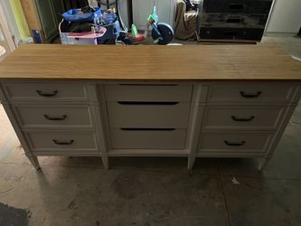 Dresser