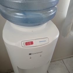 Water Dispenser With Jog