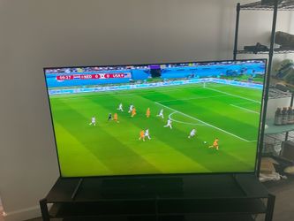 Sony 65’ Bravia TV with Bose speaker bar,