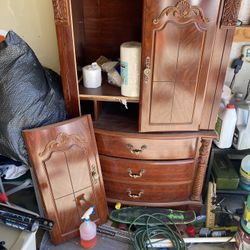 Free Armoire Mira Mesa