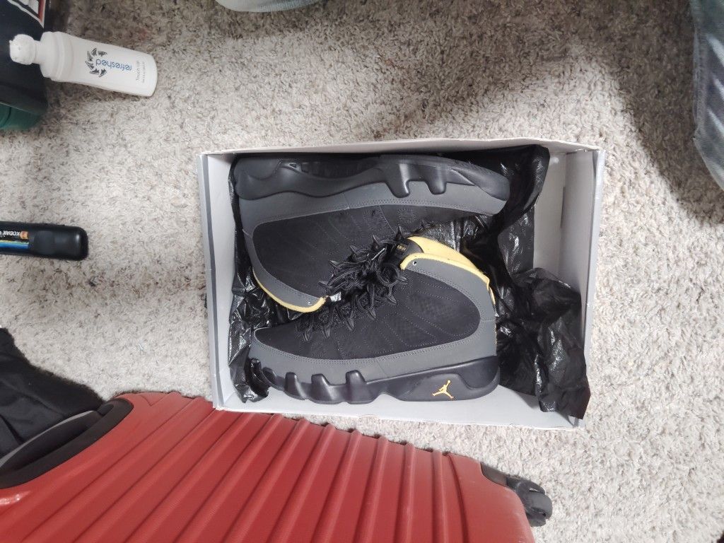 Air Jordan Retro 9 Black And Yellow