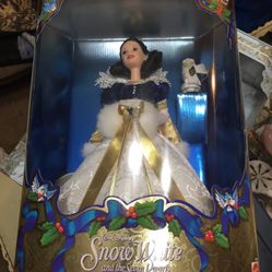 1998 Holiday Snow White And The Seven Dwarfs Barbie