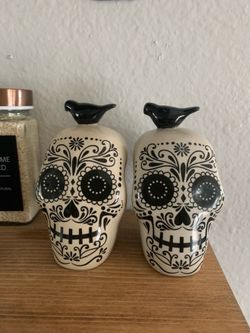 Sugar Skull  Day of the Dead Salt and Pepper Shakers 💀