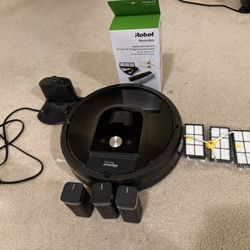 Roomba 980 With Charger And Accessories 