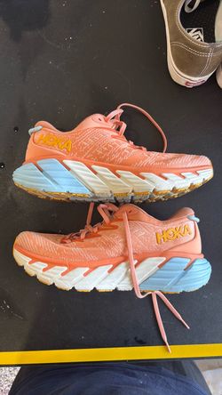 Hoka Gaviota 4 Women's Size 9 – Coral/Peach Running Shoes