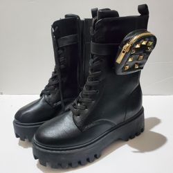 Women's boots Size 8