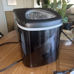 Fricidaire Ice Maker