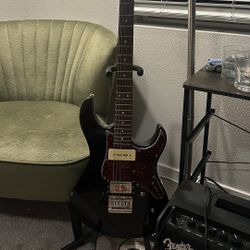 Yamaha Pacifica Electric Guitar Black + fender amplifier 