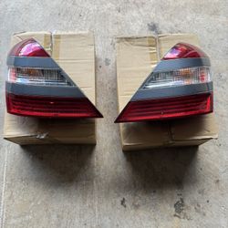 2009 S 550 Mercedes-Benz Rear Taillights