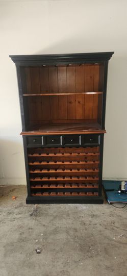 Wine storage rack / armoire