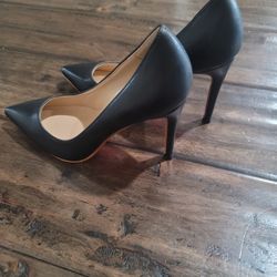 Christian Louboutin
Apostrophy Leather Pointed Red-Sole Pumps