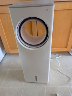 Evaporative air cooler