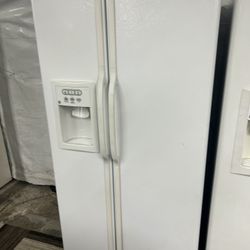 White Ge Side By Side Refrigerator 
