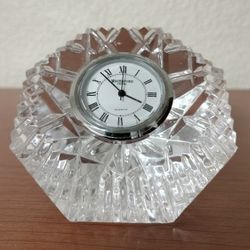 VINTAGE PURE CRYSTAL DESK CLOCK.