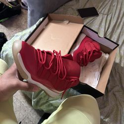 Jordan 11’s SIZE 7?