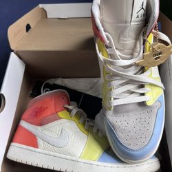 Wmns AIR JORDAN 1 Mid 