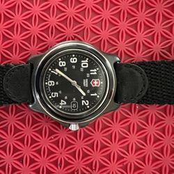 Vintage Mens Swiss Army 38mm ? Field Quartz Battery Watch Black Bezel Face & Date