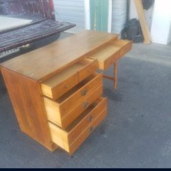 Ethan Allen  Writing Desk Solid Wood 1 Scratch Can Be Sanded