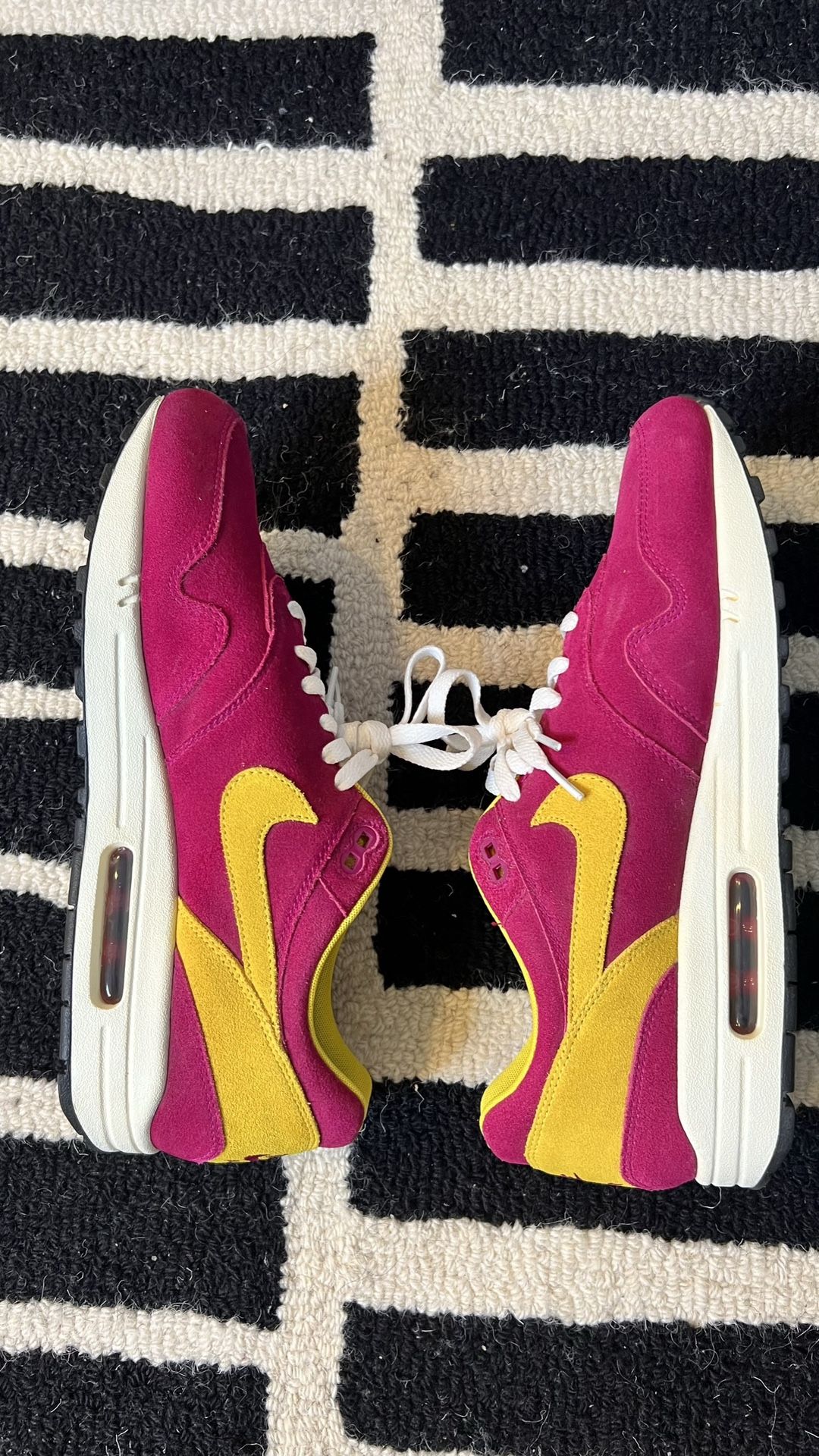Nike Air Max Premium Dynamic Berry Size