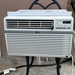 LG Window AC 11200 BTU Like New 