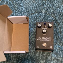 Chorus Pedal: Eastwood BB-03 Blue Vibe