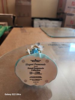Thomas Kinkade "Elegant Promenade" Collectible Figurine – Limited Edition