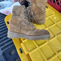 Military Boots Size 7.5R