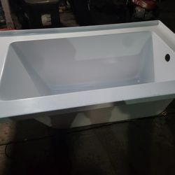 Maax Rubix BathTub