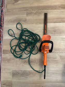 Black and decker hedge trimmer 18”
