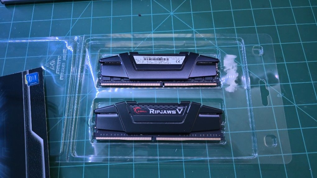 G Skill DDR4-4000, 16Gx2