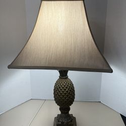Large Pineapple Table Lamp.Tropical Decor 25" Great condition. Great condition elegant and classy looking and sure to enhance your room. Lamp and shad