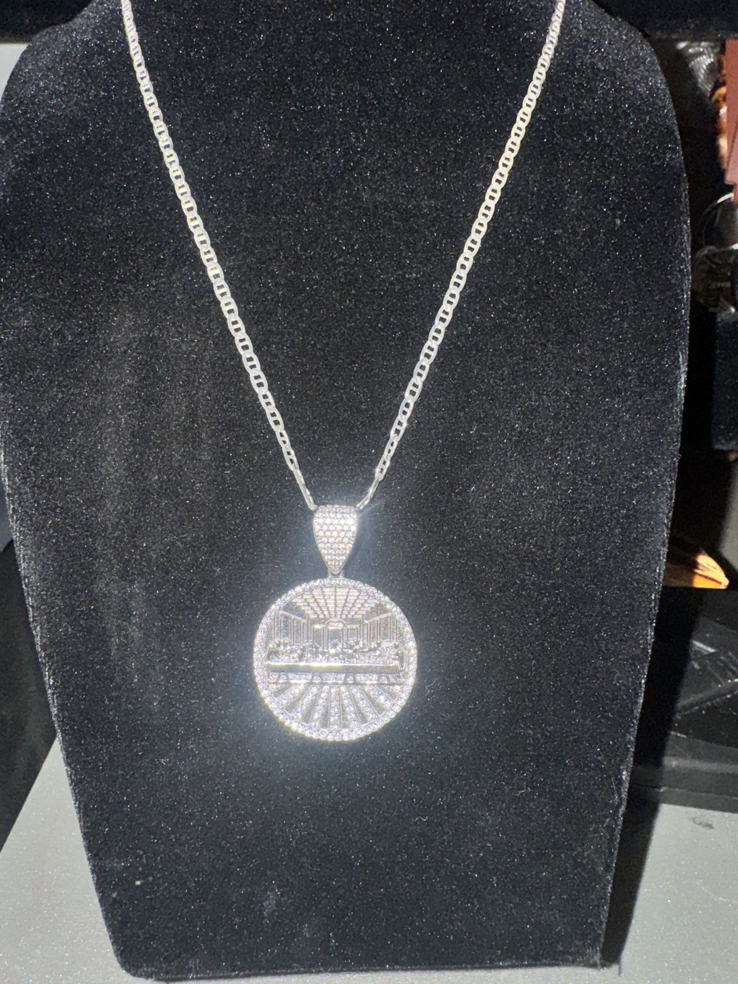 Solid .925 Sterling Silver Chain And Pendent With 2 Karat Vvs1 Last Supper Pendent