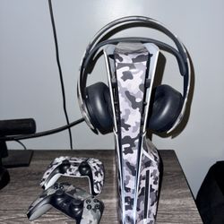 Selling my ps5 with two remotes, one set of ps headphones, 1TB of storage and 7 games 
