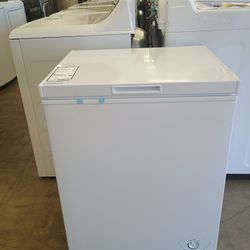ELEMENT CHEST FREEZER 5.O CU.FT