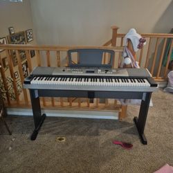 Piano Electronic YAMAHA