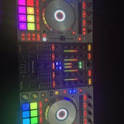 D j turntables Pioneer 