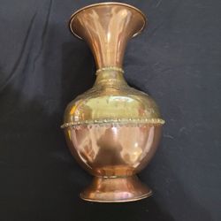 1970s  Vase