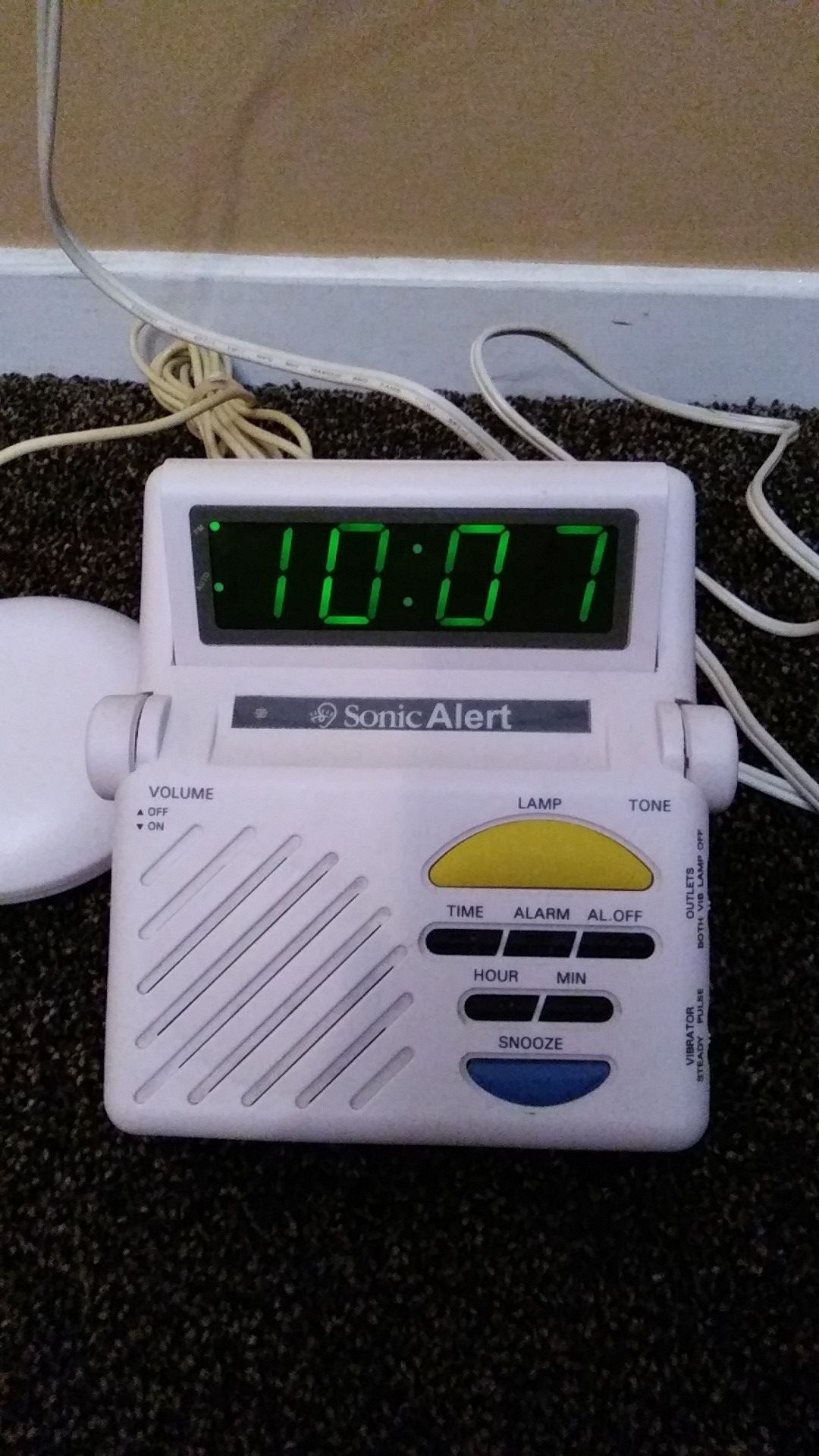 Sonic Alert, 3 mode alarm clock, $30 FIRM, ITS AVAILABLE