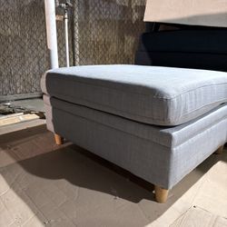 Ottomans and center pieces/ piezas de centro 