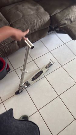 Razor wheelie scooter