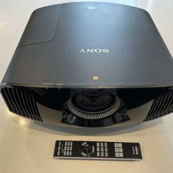 Sony VPL-VW365es 3D 4K Home Theater Projector