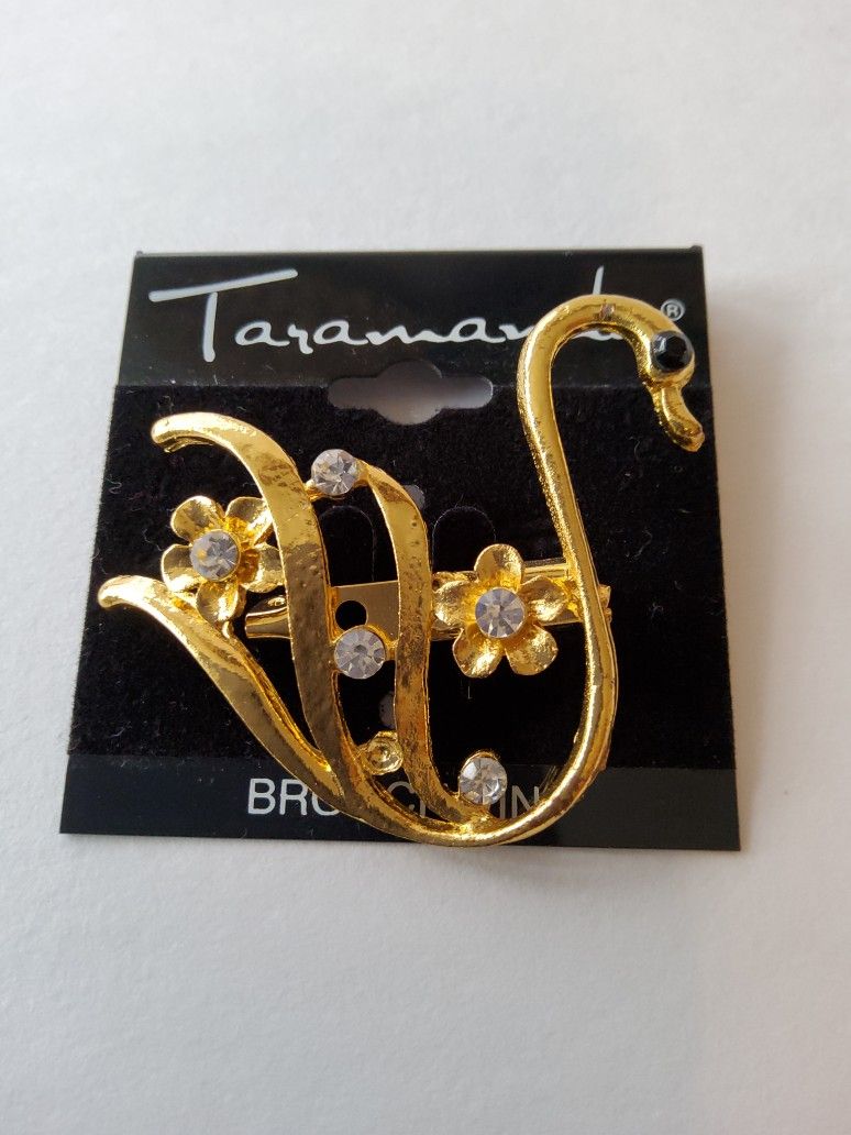 Brand New Gold Plated Swan Brooch  .  Size  . 2" .