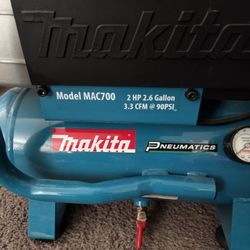 Makita Portable Air Compressor 