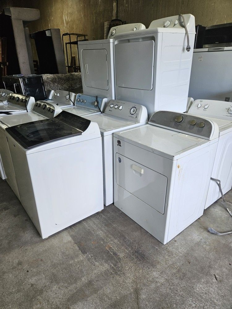 Lots of Washer & Dryers