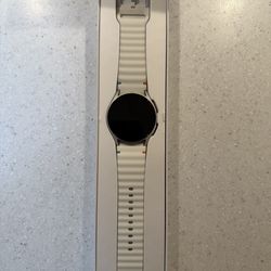 Samsung Galaxy 7 40mm Smartwatch