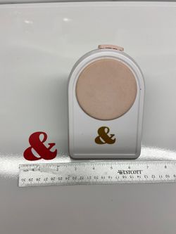 Fiskars Teresa Collins Ampersand Punch